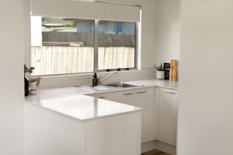 Photo of property in 22a Riverton Drive, Randwick Park, Auckland, 2105