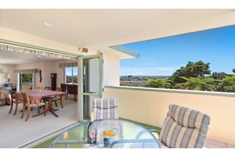 Photo of property in 26 Silkwood Grove, Totara Heights, Auckland, 2105