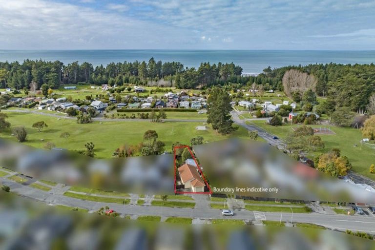Photo of property in 64 Park Terrace, Waikuku Beach, 7473
