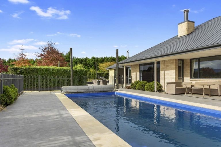 Photo of property in 74 Stonyflat Road, Loburn, Rangiora, 7472