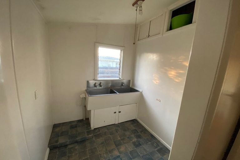 Photo of property in 18 Wood Street, Takaro, Palmerston North, 4410