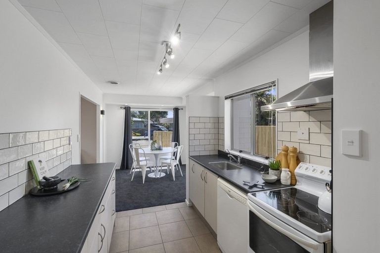 Photo of property in 94 Benmore Avenue, Cloverlea, Palmerston North, 4412