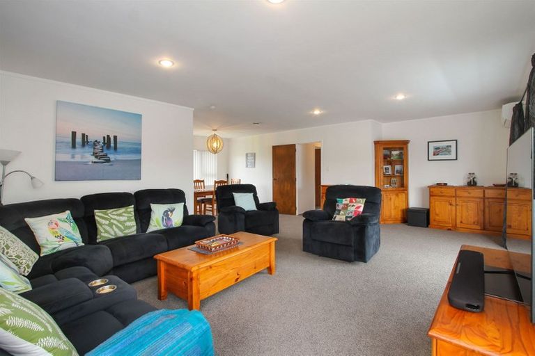 Photo of property in 4 Seaway Road, Clarks Beach, 2122