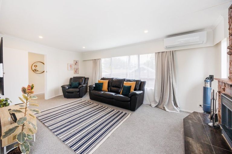 Photo of property in 9 Lyndale Place, Kelvin Grove, Palmerston North, 4414