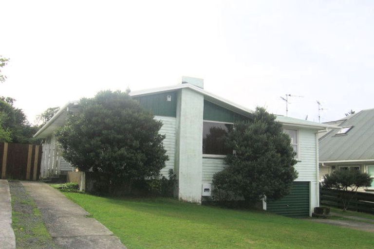 Photo of property in 62 Oakleigh Street, Maungaraki, Lower Hutt, 5010