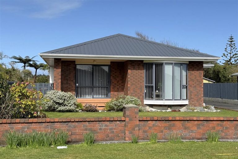 Photo of property in 2 Jamieson Road, Karoro, Greymouth, 7805