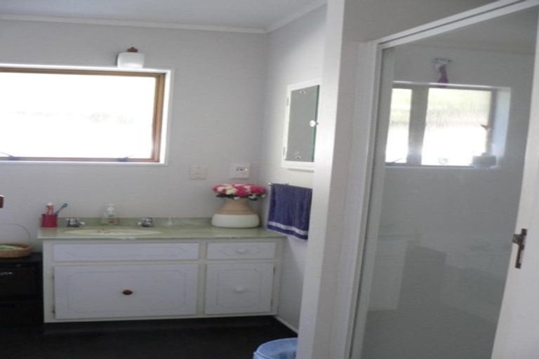 Photo of property in 14a Ngatitoa Street, Tawa, Wellington, 5028