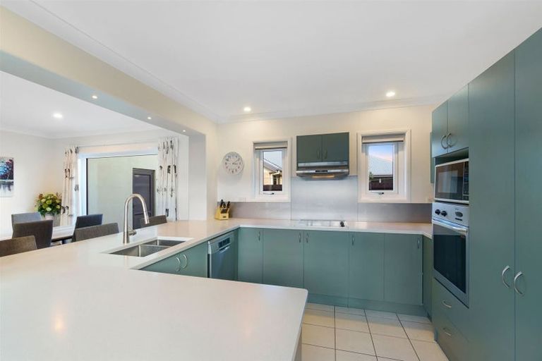 Photo of property in 65 Coolspring Way, Redwood, Christchurch, 8051