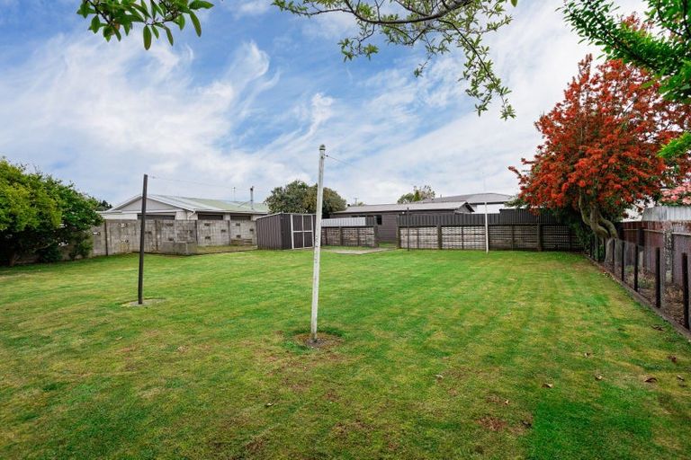 Photo of property in 18 Kilmarnock Street, Wallacetown, 9816