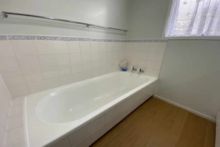 Photo of property in 71 Salamanca Road, Sunnynook, Auckland, 0620