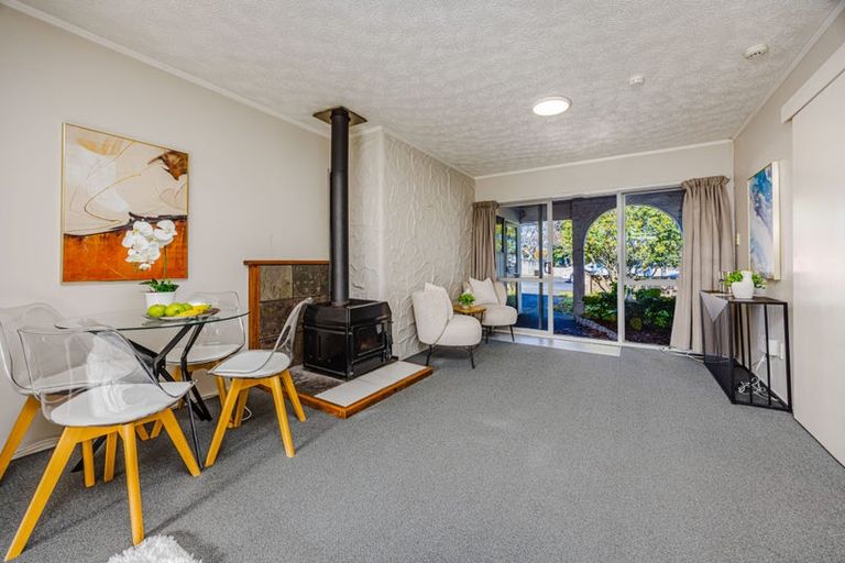 Photo of property in 3/16 Settlement Road, Papakura, 2110