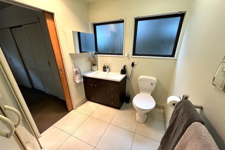 Photo of property in 2/64 Kaikoura Street, Maupuia, Wellington, 6022
