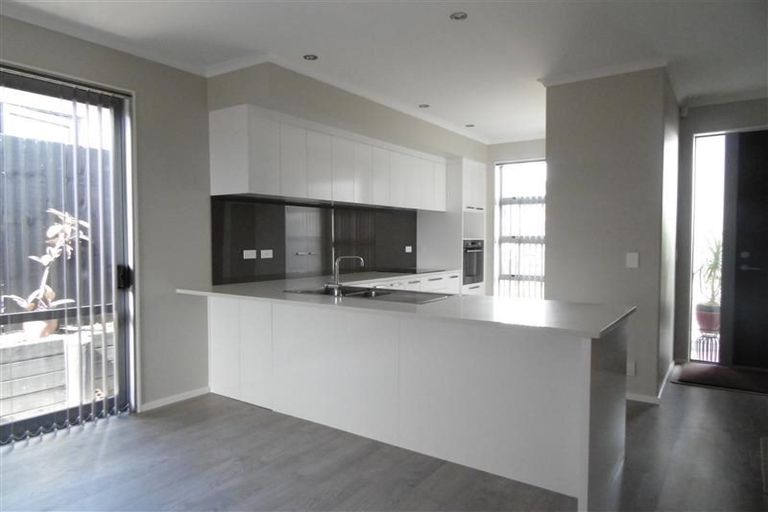 Photo of property in 14 Waiarohia Place, Hobsonville, Auckland, 0616