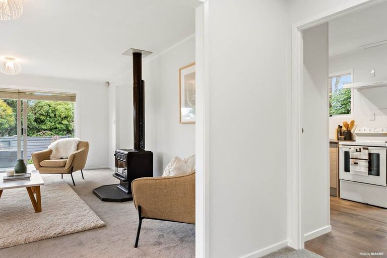 Photo of property in 17 Taioma Crescent, Te Atatu Peninsula, Auckland, 0610