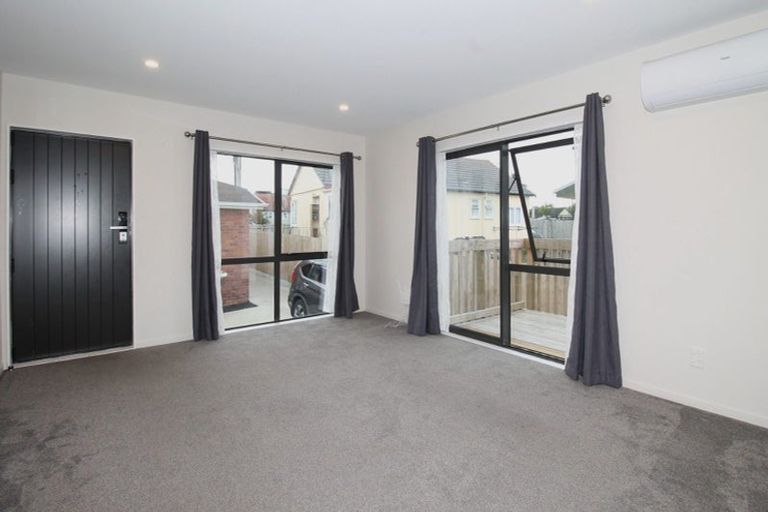 Photo of property in 4 Fruitvale Road, New Lynn, Auckland, 0600
