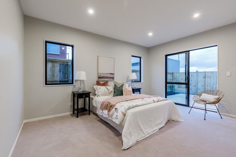 Photo of property in 15 Ropere Street, Kumeu, 0810