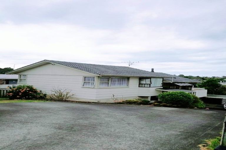 Photo of property in 9 Erica Road, Sunnynook, Auckland, 0620