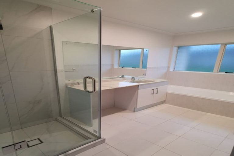 Photo of property in 33 Princeton Parade, Albany, Auckland, 0632