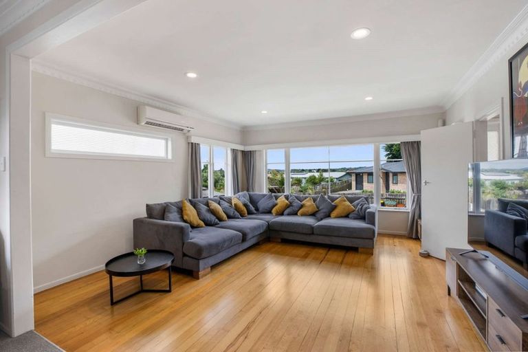 Photo of property in 3 Trosk Place, Waiuku, 2123