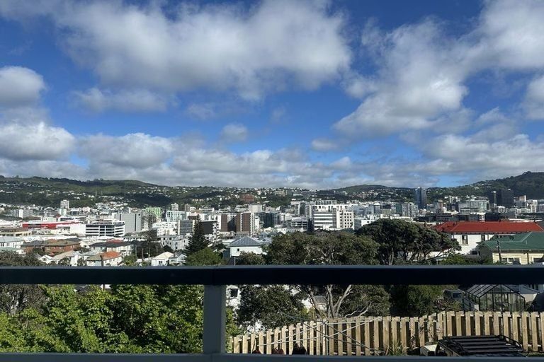 Photo of property in 1/24 Austin Street, Mount Victoria, Wellington, 6011