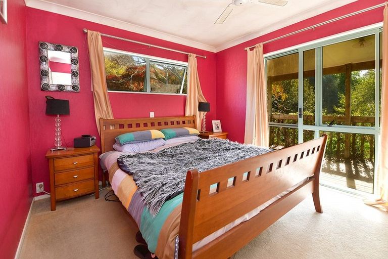 Photo of property in 1156 Peak Road, Helensville, 0875