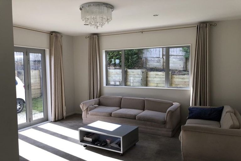 Photo of property in 41 Nimstedt Avenue, Oteha, Auckland, 0632