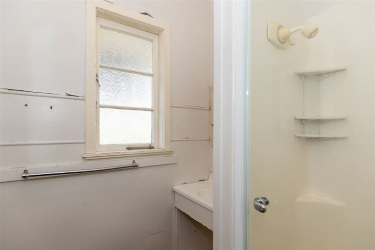 Photo of property in 2 Old Farm Road, Hamilton East, Hamilton, 3216