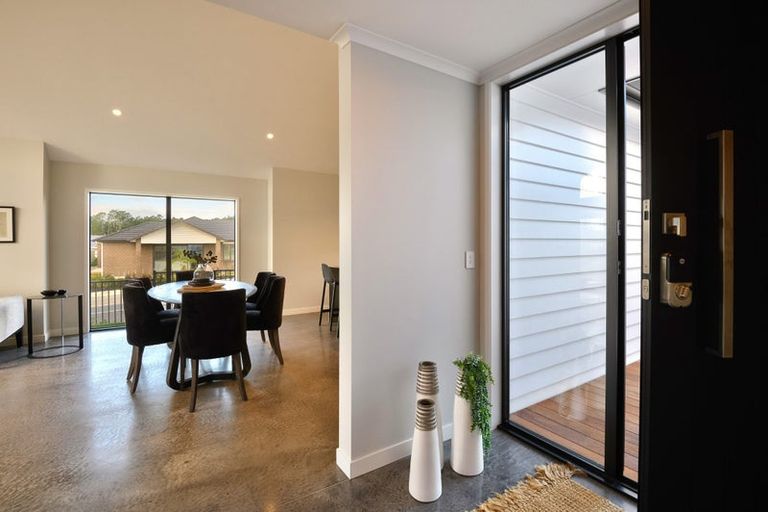 Photo of property in 38 Vinistra Road, Kumeu, 0810