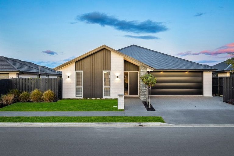 Photo of property in 5 Pierce Street, Marshland, Christchurch, 8083