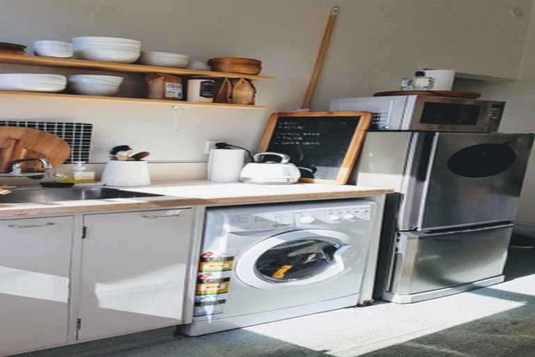 Photo of property in 48-50 Porritt Avenue, Mount Victoria, Wellington, 6011