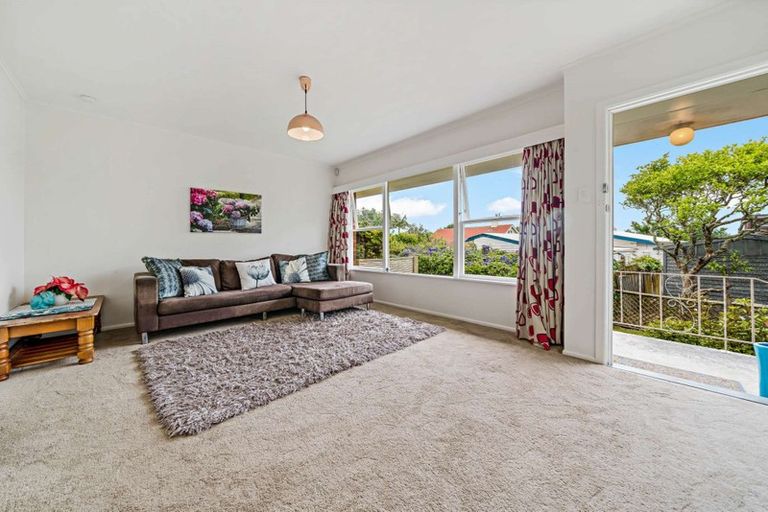 Photo of property in 2/9 Moana Avenue, Belmont, Auckland, 0622