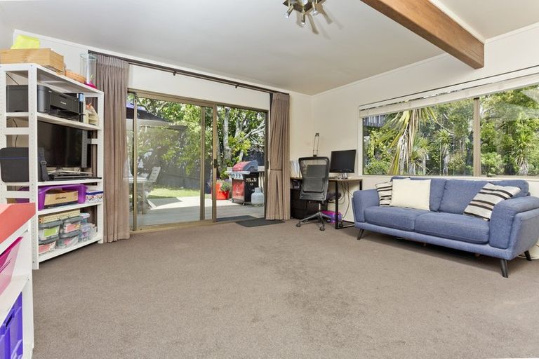 Photo of property in 20 Kallista Place, Browns Bay, Auckland, 0630