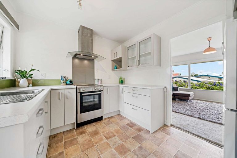 Photo of property in 2/9 Moana Avenue, Belmont, Auckland, 0622