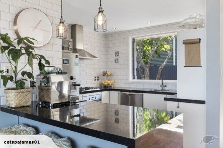 Photo of property in 267b Dowse Drive, Maungaraki, Lower Hutt, 5010