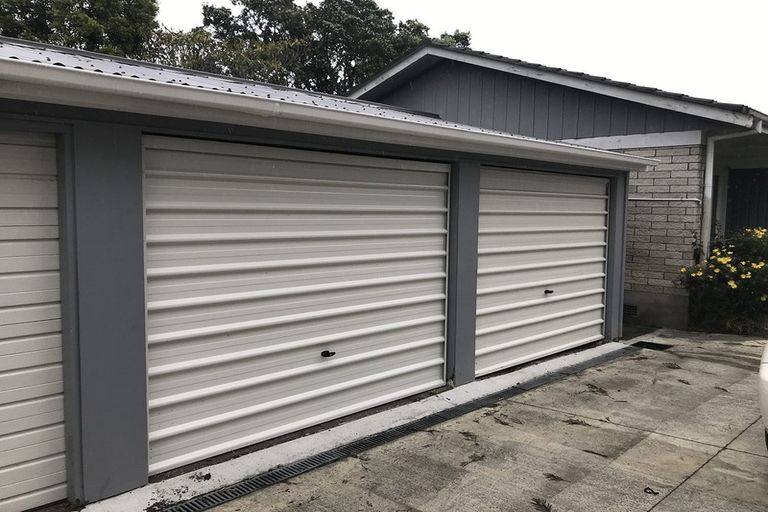 Photo of property in 3/200 Te Atatu Road, Te Atatu South, Auckland, 0610