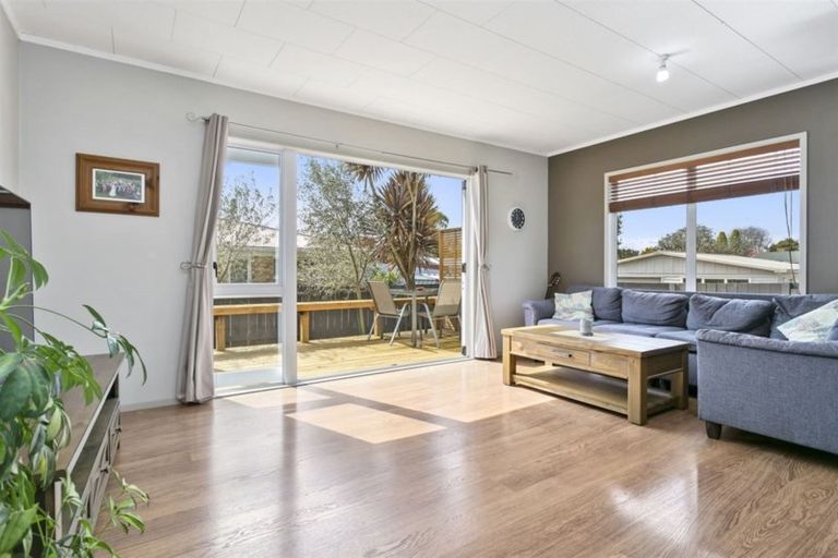 Photo of property in 308 Shakespeare Street, Leamington, Cambridge, 3432