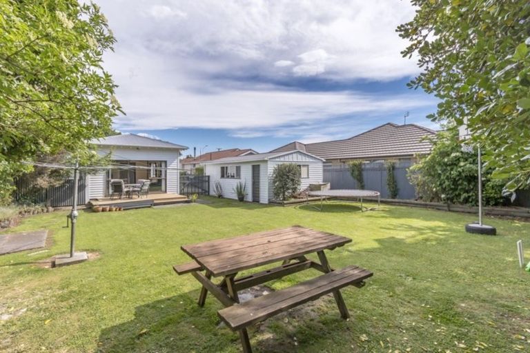 Photo of property in 24 Frankleigh Street, Somerfield, Christchurch, 8024