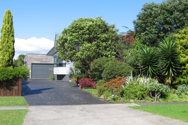 Photo of property in 12 Bosun Place, Te Atatu Peninsula, Auckland, 0610