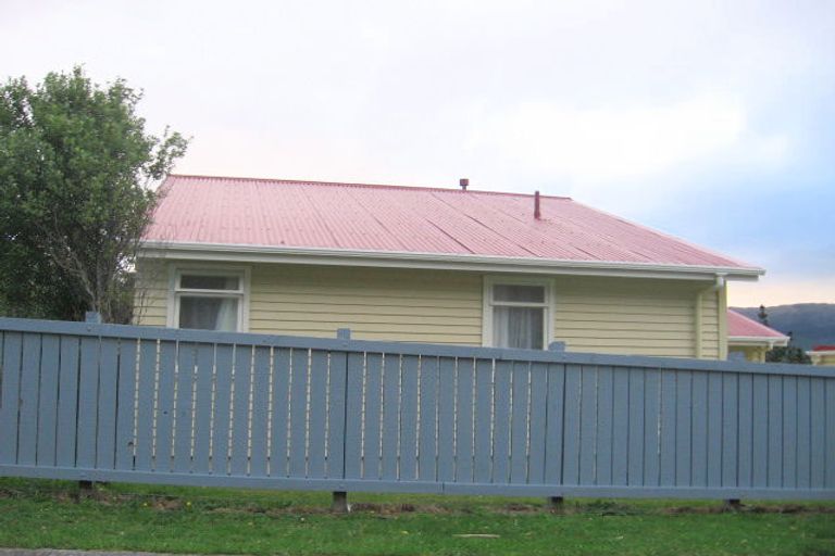 Photo of property in 112 Jamaica Drive, Grenada North, Wellington, 5028