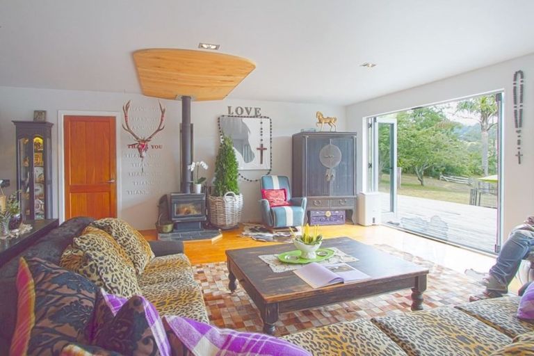 Photo of property in 540 Kawakawa-orere Road, Orere Point, Papakura, 2585