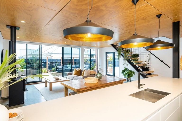 Photo of property in 52 Charles Street, Westshore, Napier, 4110