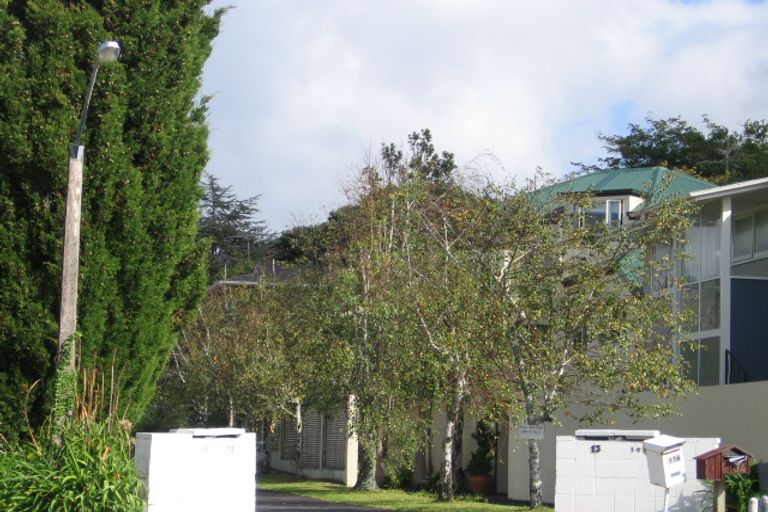 Photo of property in 2/13 Garmons Way, Castor Bay, Auckland, 0620