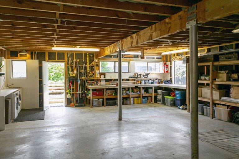 Photo of property in 12 Gladstone Grove, Richmond Heights, Taupo, 3330