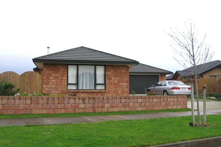 Photo of property in 16 Aspen Way, Kelvin Grove, Palmerston North, 4414