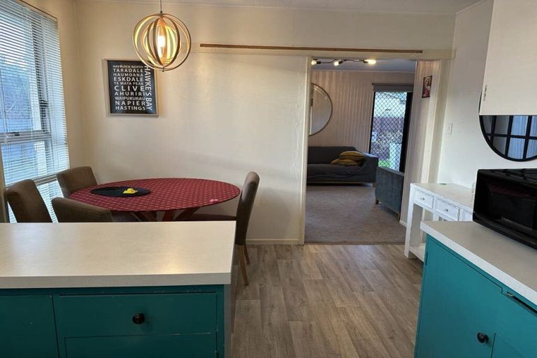 Photo of property in 2/518 Fitzroy Avenue, Hastings, 4122