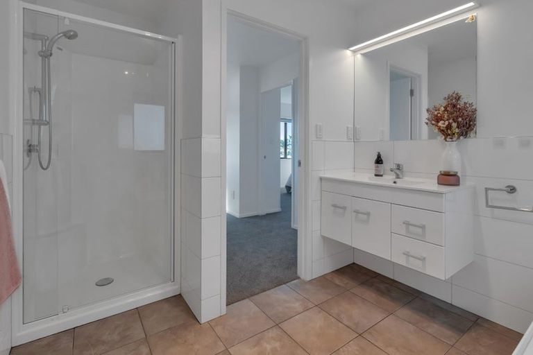 Photo of property in 116 Barbados Way, One Tree Point, 0118