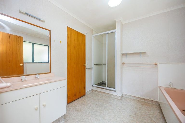 Photo of property in 2 Marne Street, Hokowhitu, Palmerston North, 4410