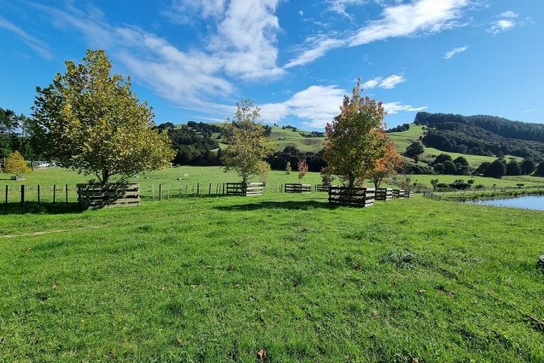 Photo of property in 11 Millett Road, Whangaripo, Wellsford, 0972