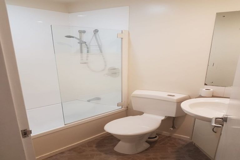 Photo of property in 11/93a Kelburn Parade, Kelburn, Wellington, 6012