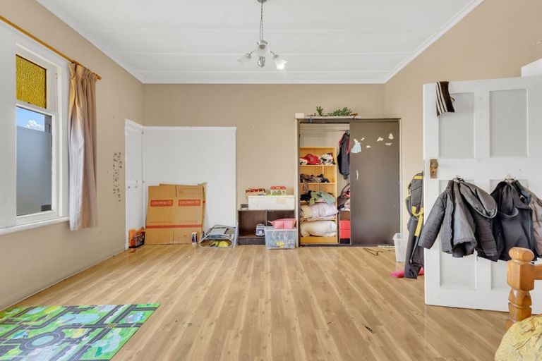 Photo of property in 61 Swinburn Street, Dannevirke, 4930